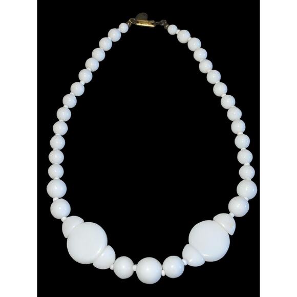 Miriam Haskell 1975-Mid 80’s VTG White Milk Glass Unique Shapes Beaded Necklace - Picture 1 of 10